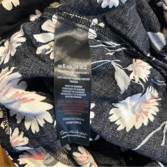 Miss Selfridge Black Floral Daisy Print 2-Piece Outfit w/ Crop Top, Shorts Sz 2 - Picture 13 of 13